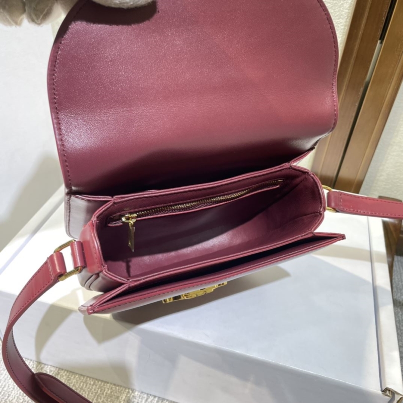 Ce1i*e triomphe bags